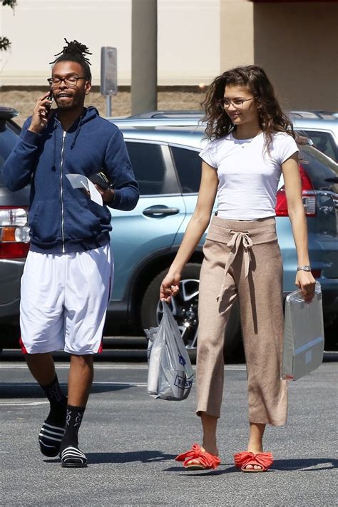 zendaya nude paparazzi|Zendaya Nude Photos & Videos 